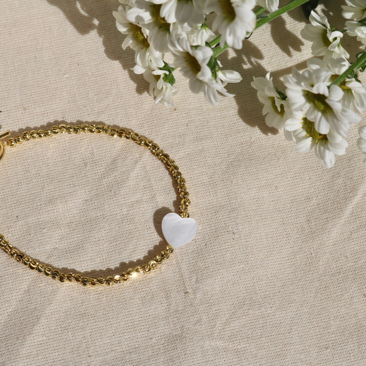 FRESHWATER SHELL HEART BRACELET