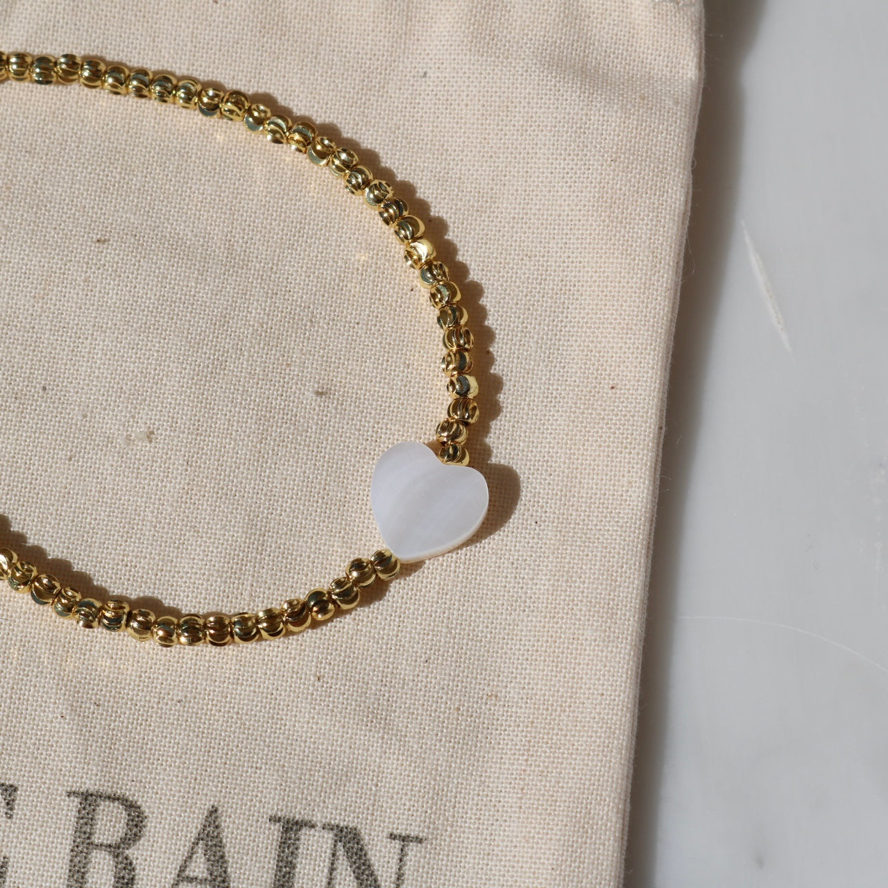 FRESHWATER SHELL HEART BRACELET