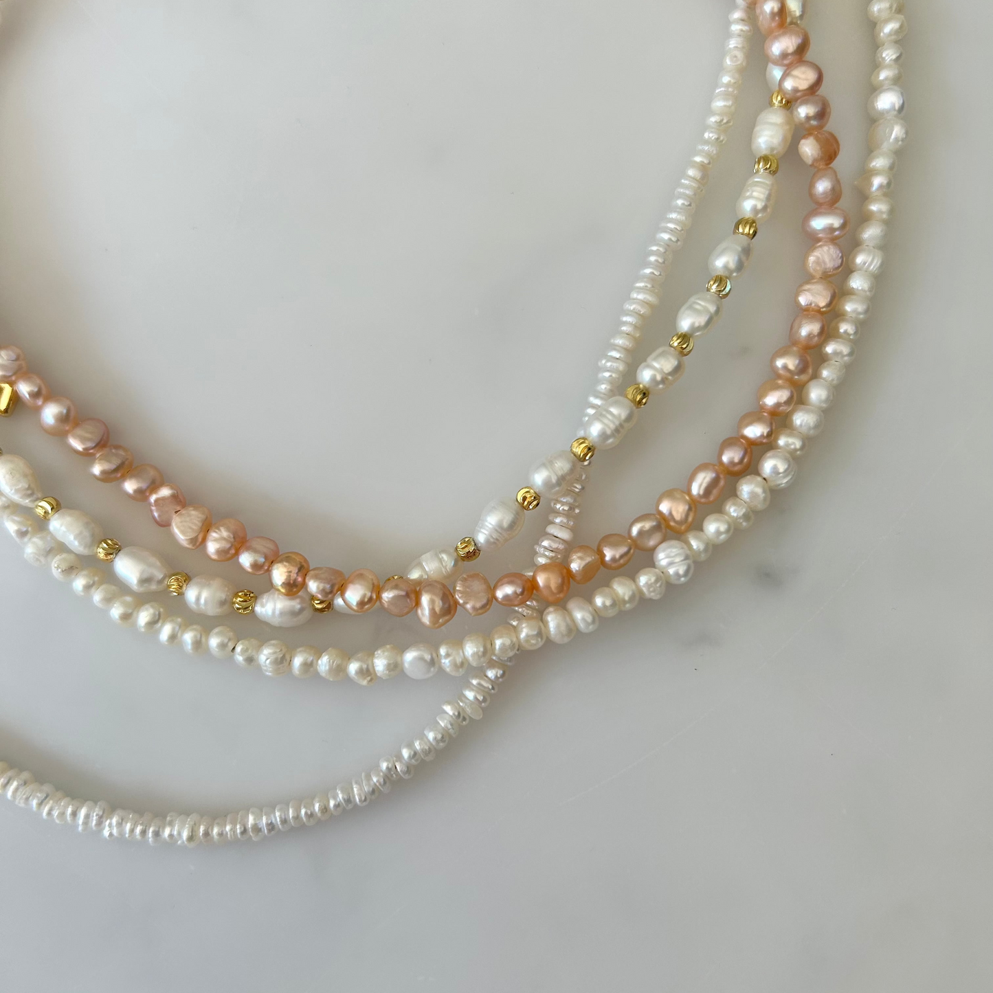 EVA PEARL INITIAL NECKLACE IN 18K GOLD