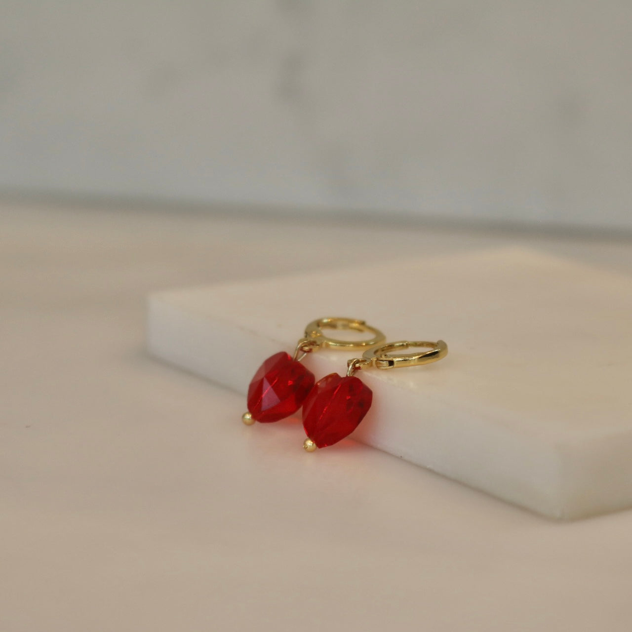 RED LOVE HEART HUGGIES IN 18K GOLD