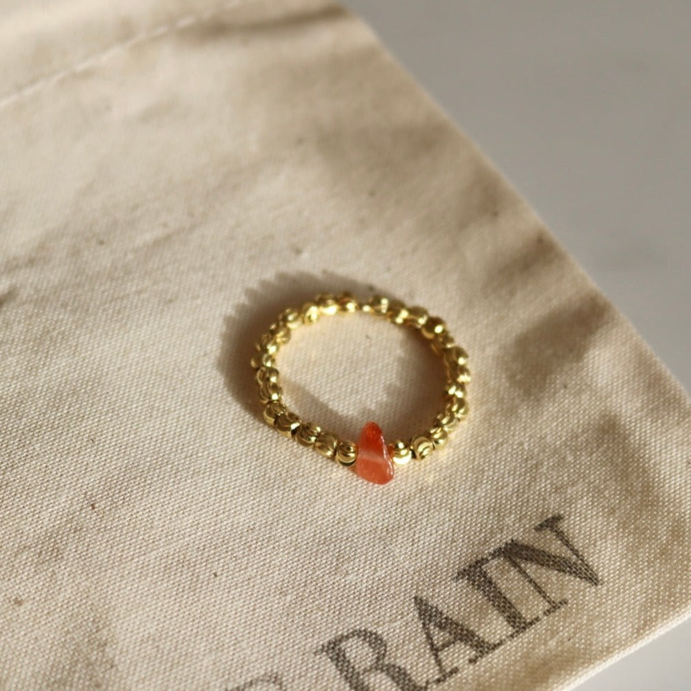 RED AGATE BEAD RING IN 18K GOLD