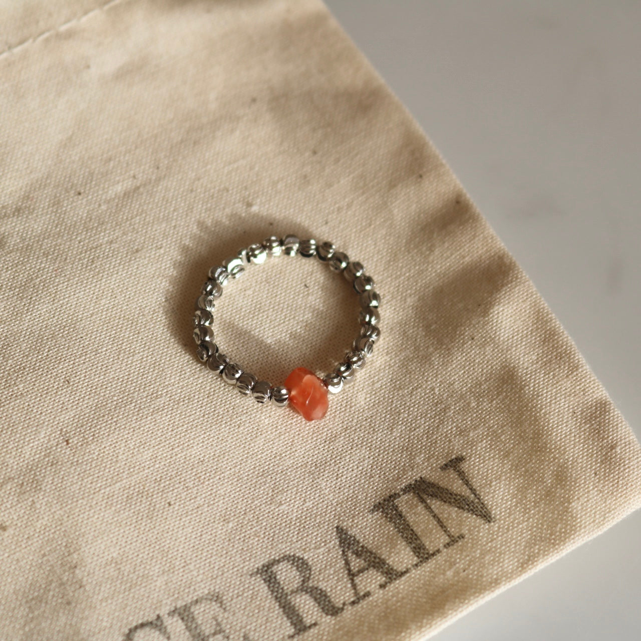 RED AGATE BEAD RING PLATINUM