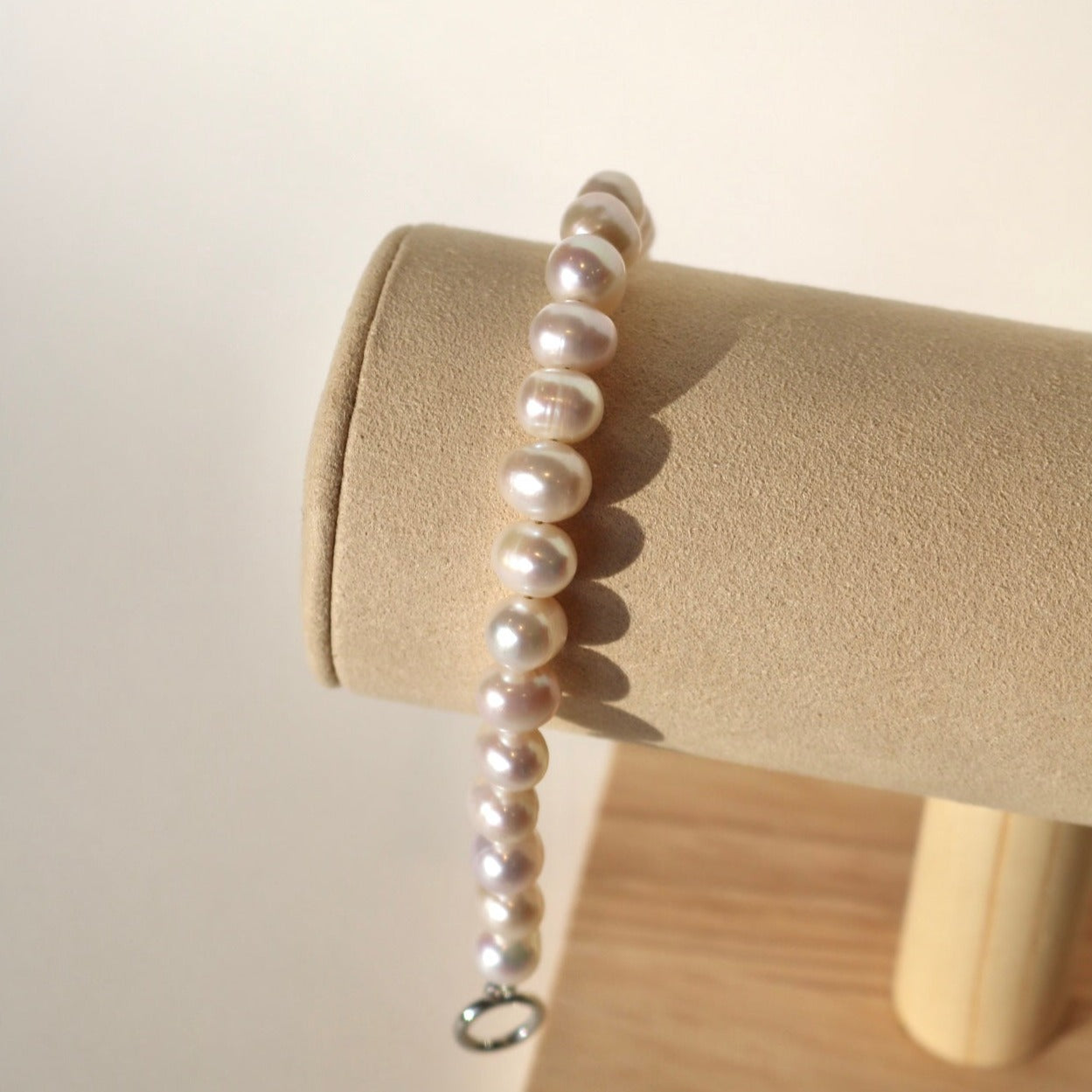 ISLAND FRESHWATER PEARL BEADED BRACELET IN PLATINUM