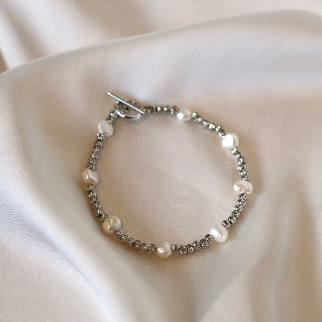 MARGOT PEARL BEADED BRACELET IN PLATINUM