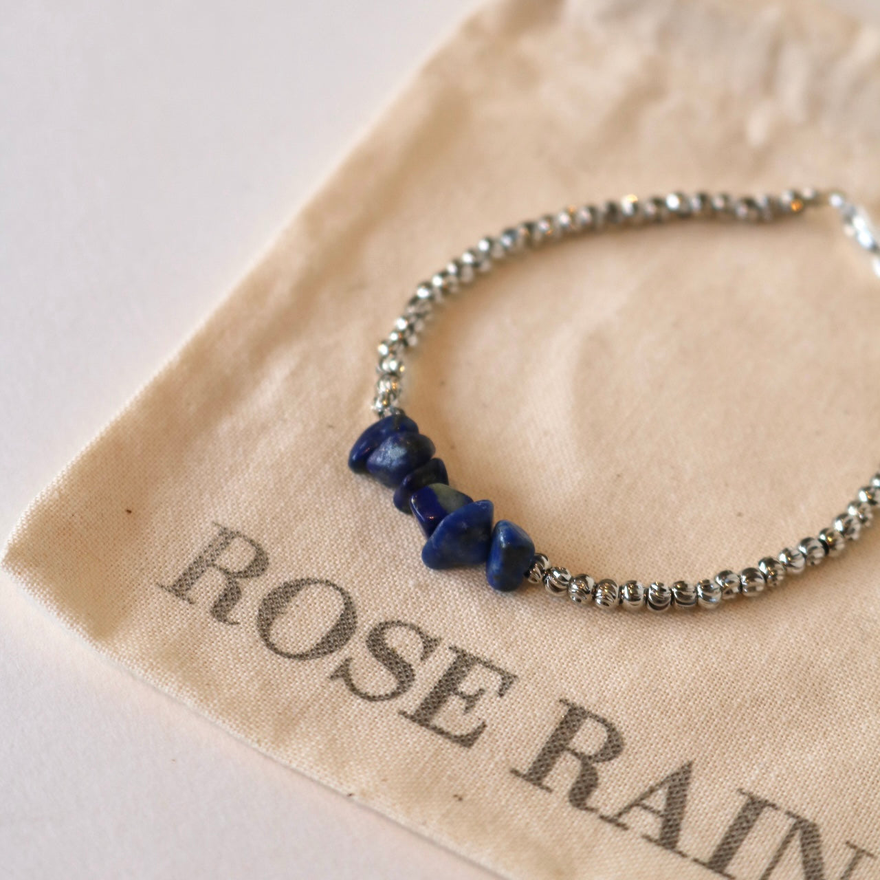 LAPIS LAZULI BEADED BRACELET IN PLATINUM