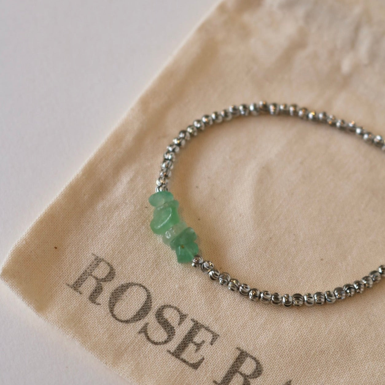 GREEN AVENTURINE BEADED BRACELET IN PLATINUM