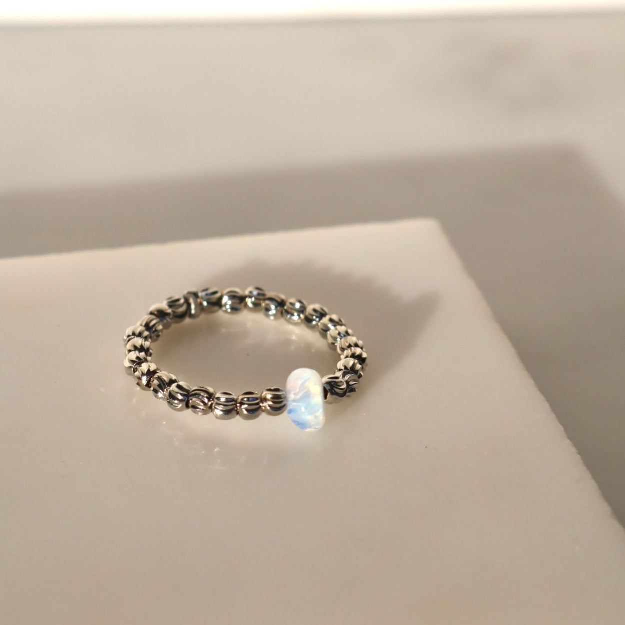 OPAL BEAD RING IN PLATINUM