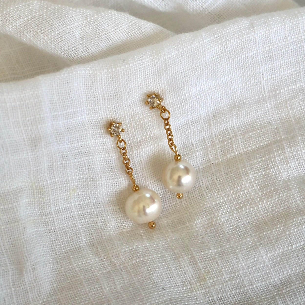 DAPHNE FRESHWATER PEARL STUDS IN 18K GOLD