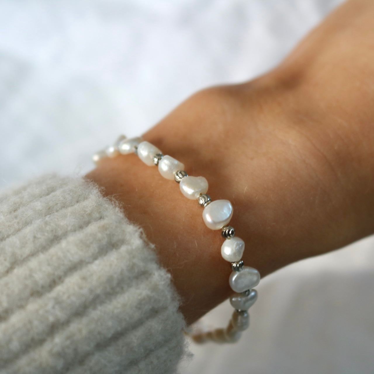 NOVA PEARL BEADED BRACELET IN PLATINUM