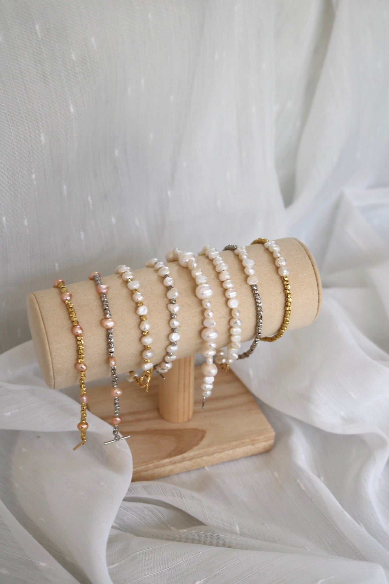 EVA PEARL BEADED BRACELET IN 18K GOLD