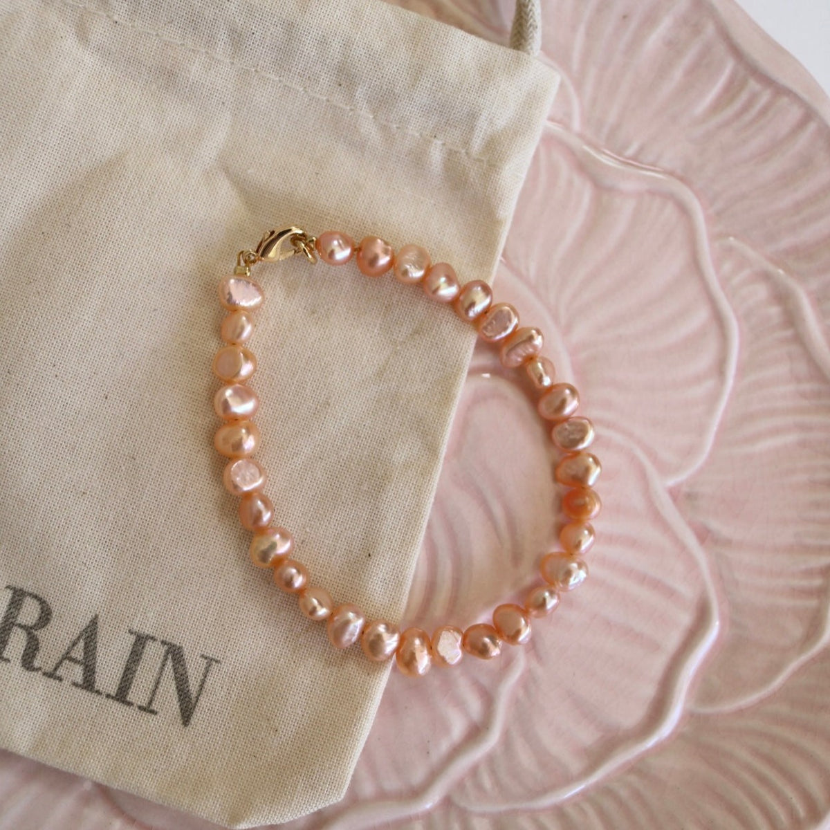 EVA PINK PEARL BEADED BRACELET IN 18K GOLD