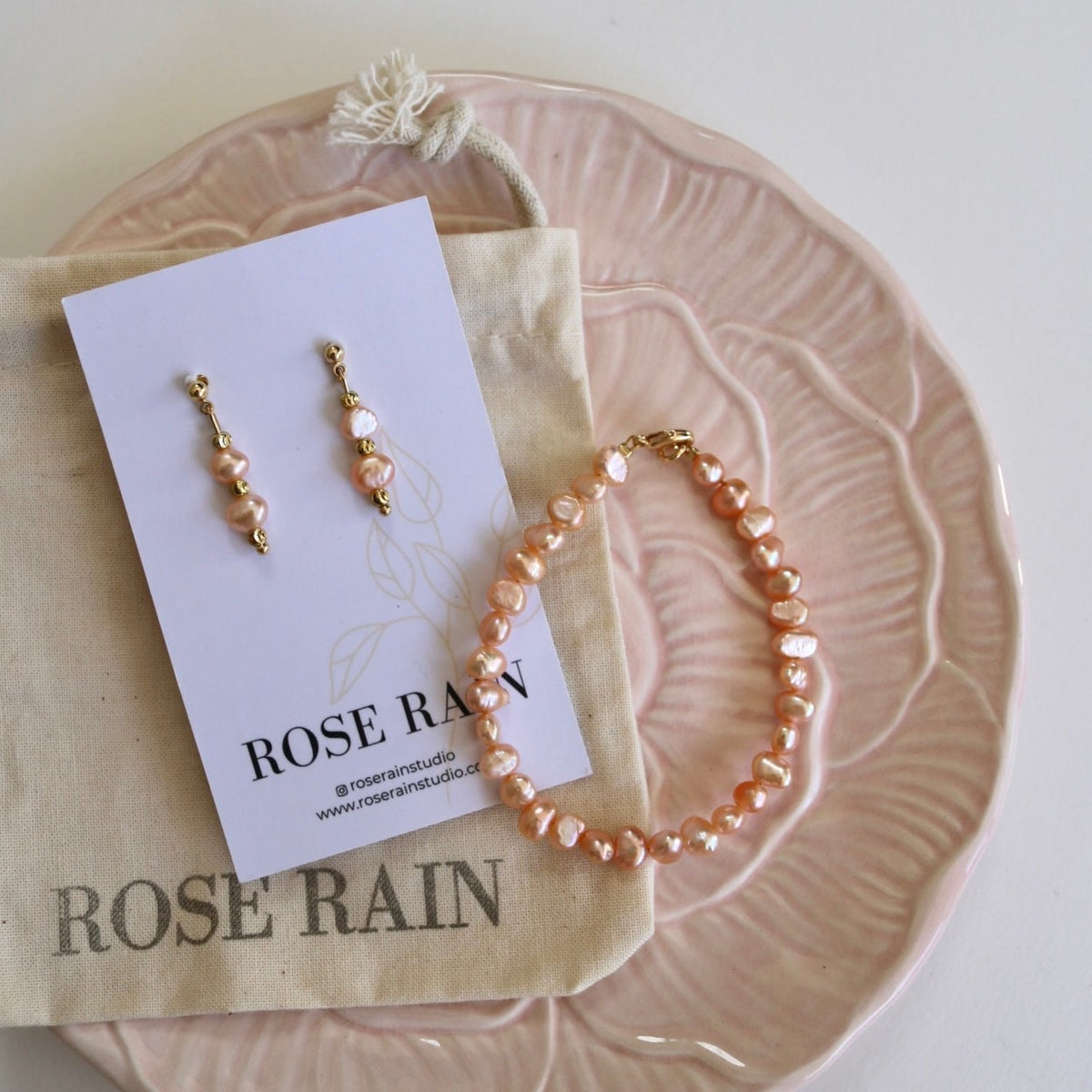 EVA PINK PEARL BEADED BRACELET IN 18K GOLD