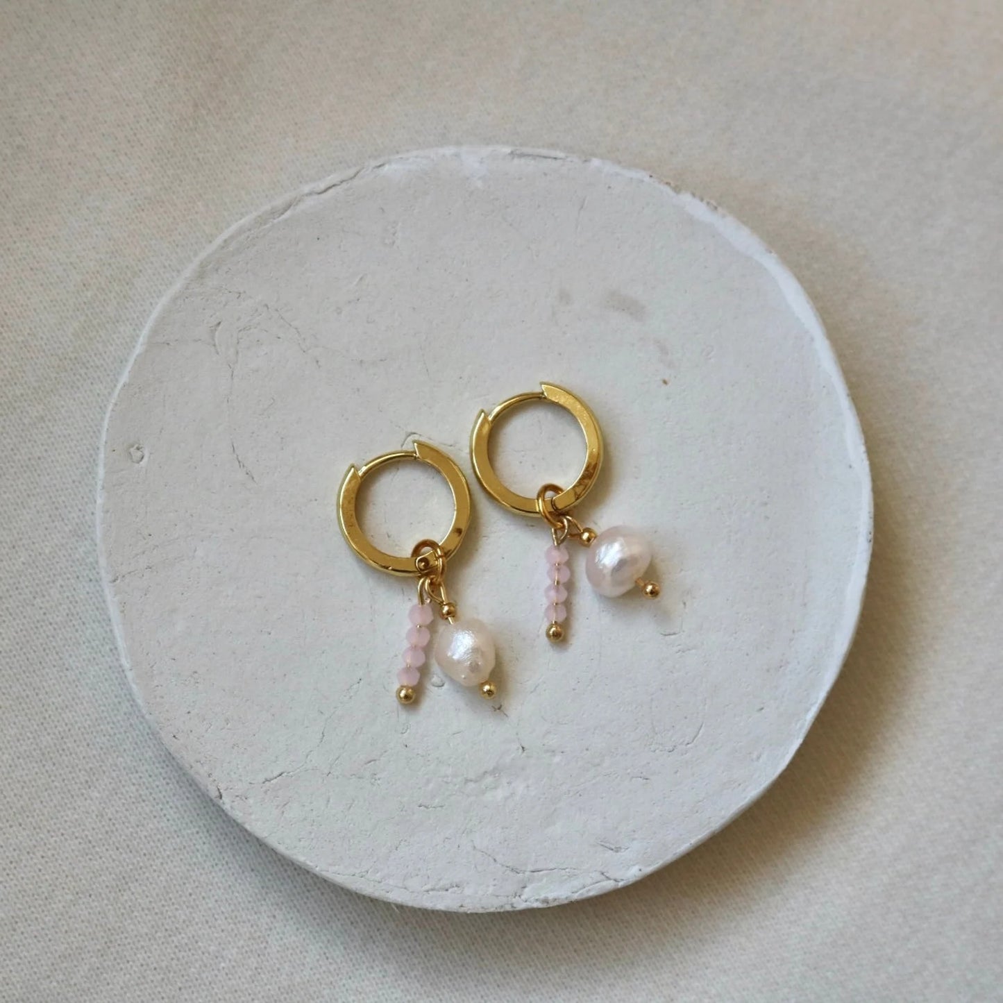 DETACHABLE PEARL & PINK CHARM HUGGIES IN 18K GOLD