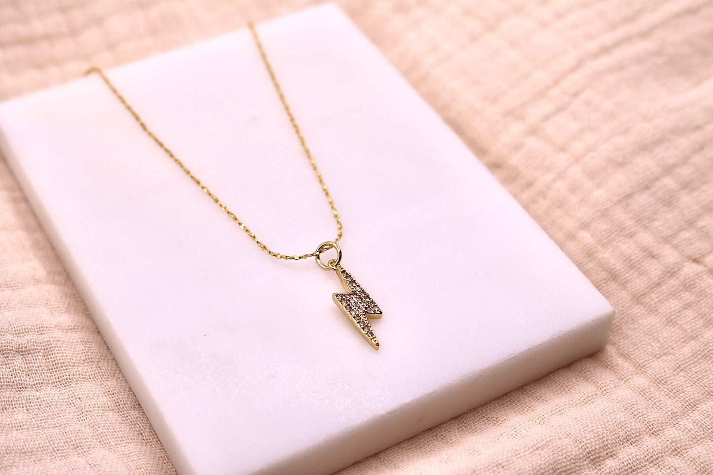 LIGHTNING PENDANT NECKLACE IN 18K GOLD