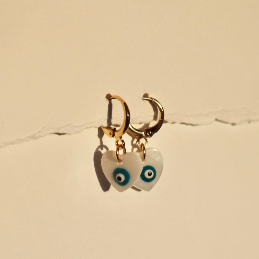 EVIL EYE HEART FRESHWATER SHELL HUGGIE EARRINGS IN 18K GOLD