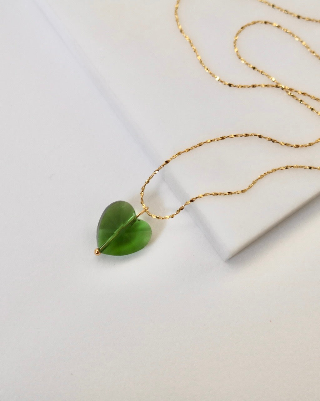 GREEN SWEETHEART NECKLACE IN 18K GOLD