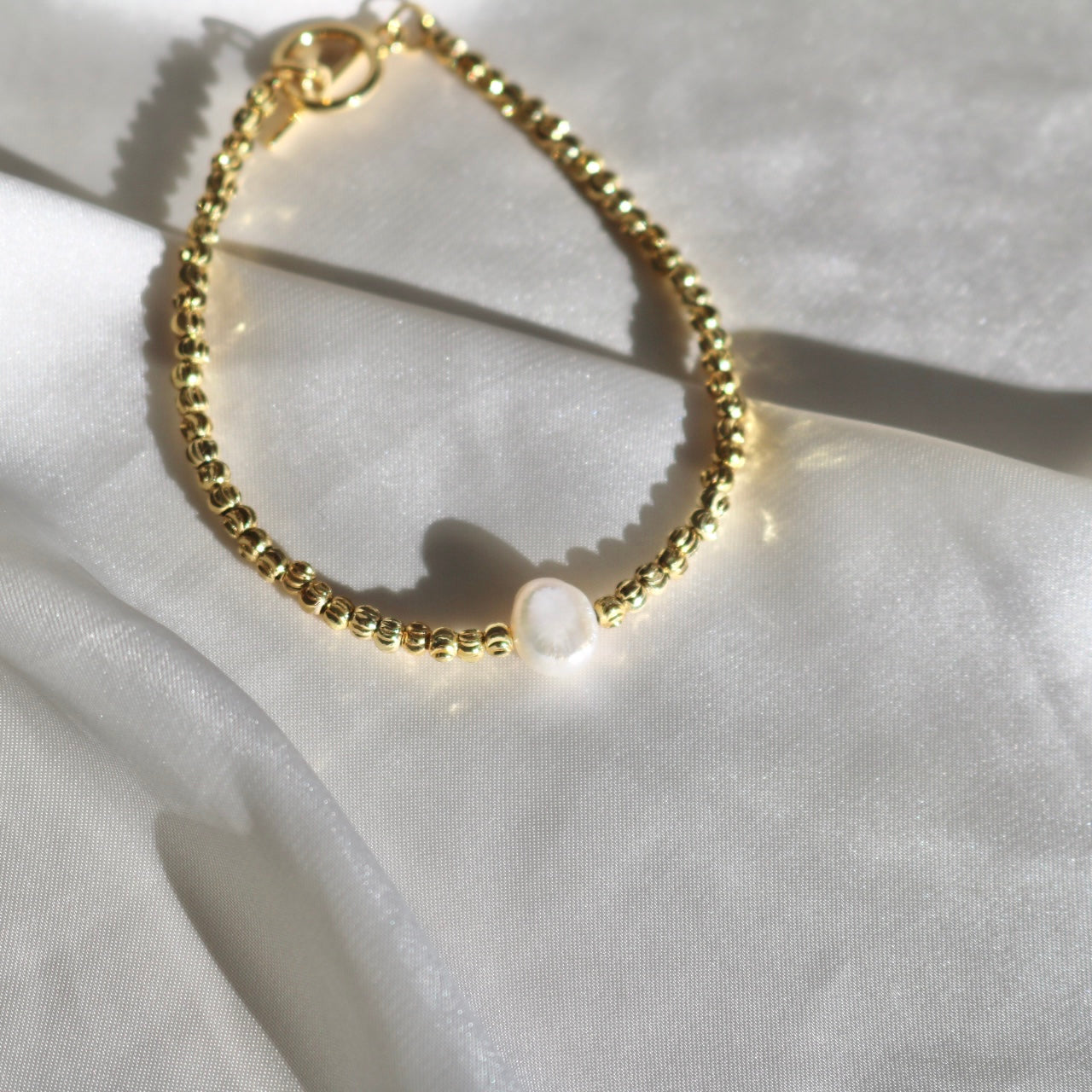 CORA PEARL BEADED BRACELET IN 18K GOLD