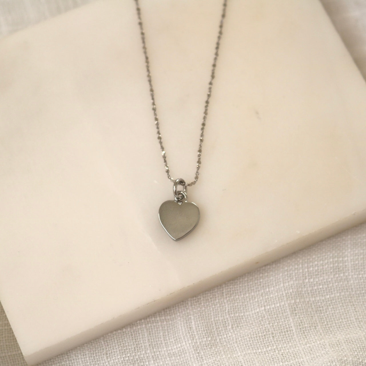 LOVE HEART NECKLACE IN SILVER