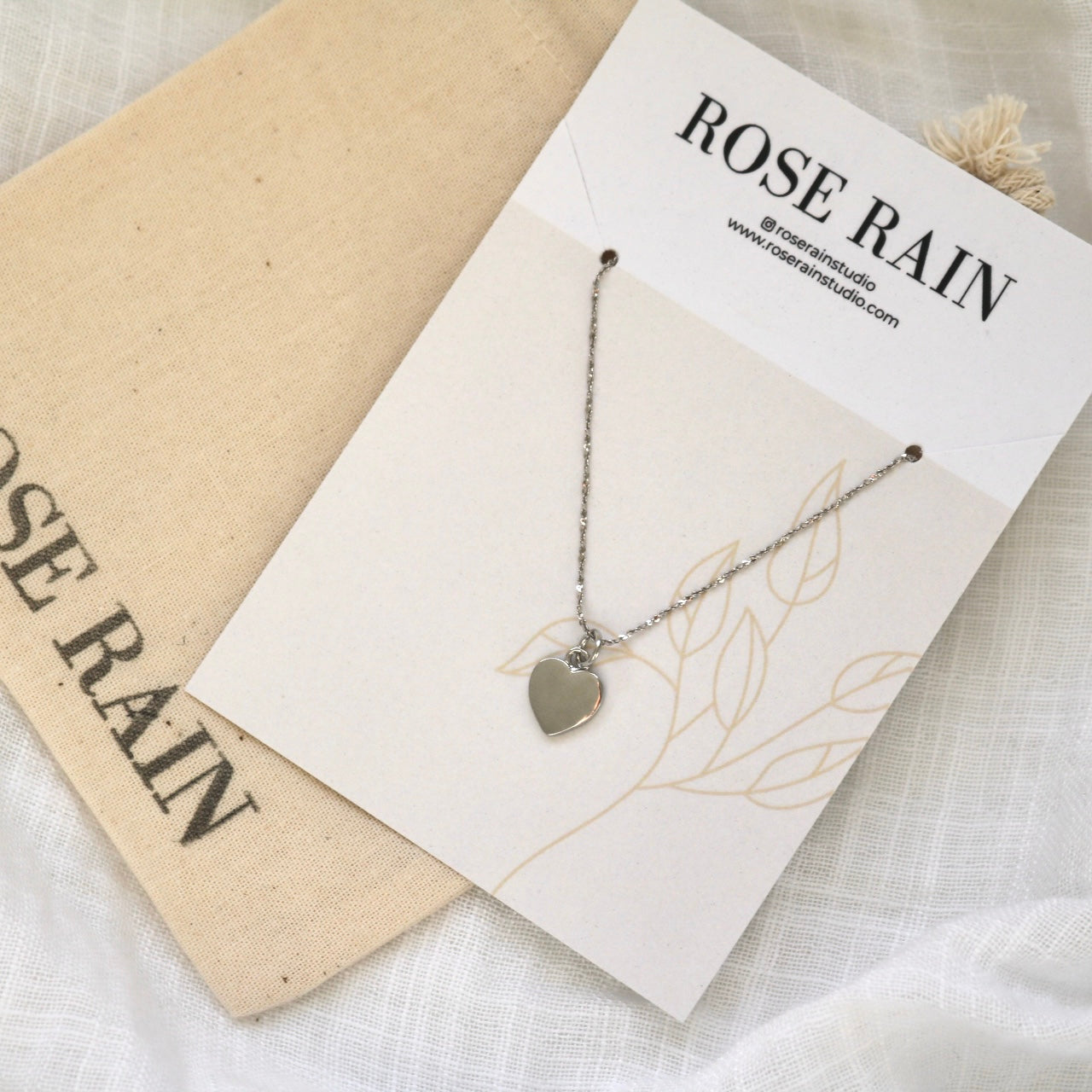 LOVE HEART NECKLACE IN SILVER