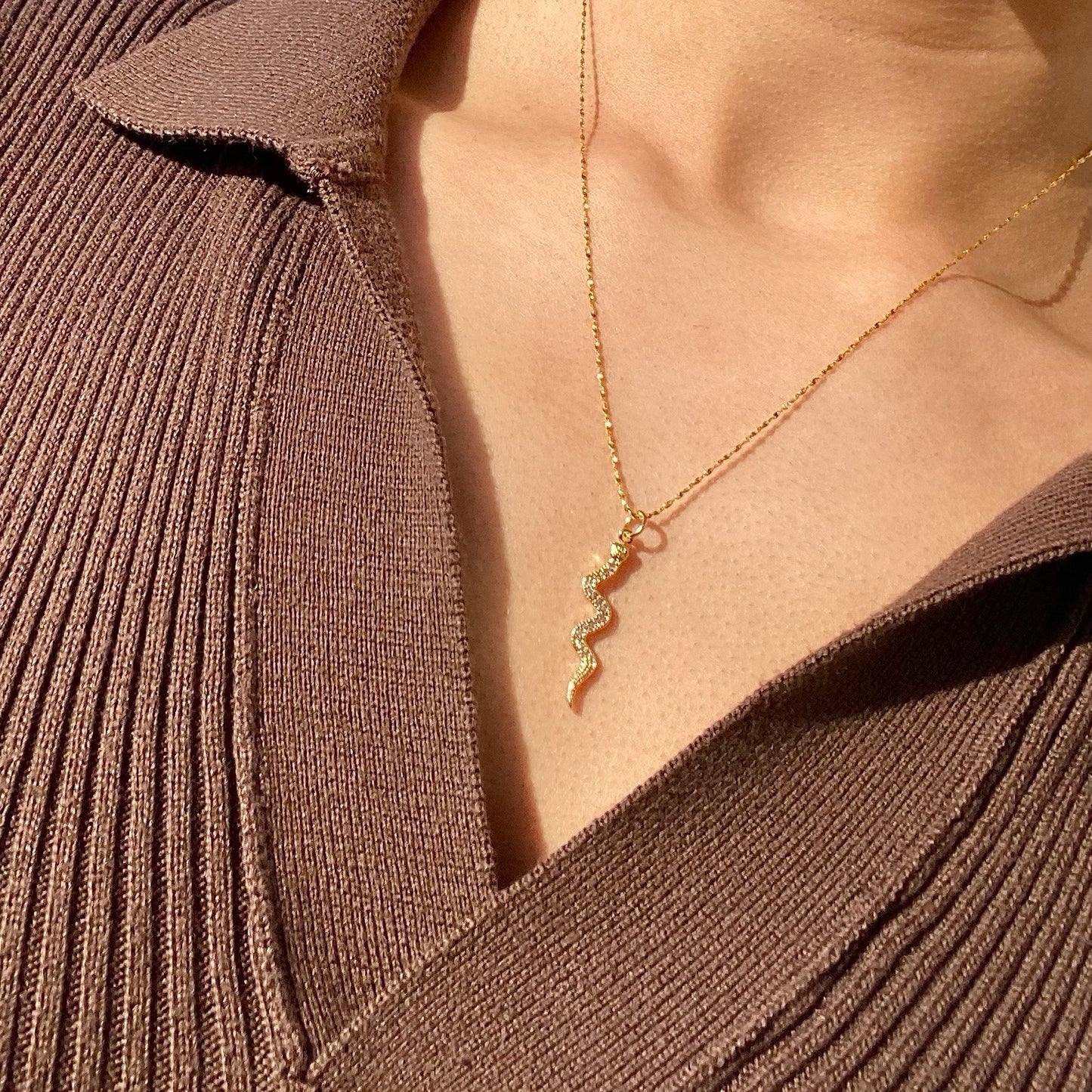 SNAKE PENDANT NECKLACE IN 18K GOLD