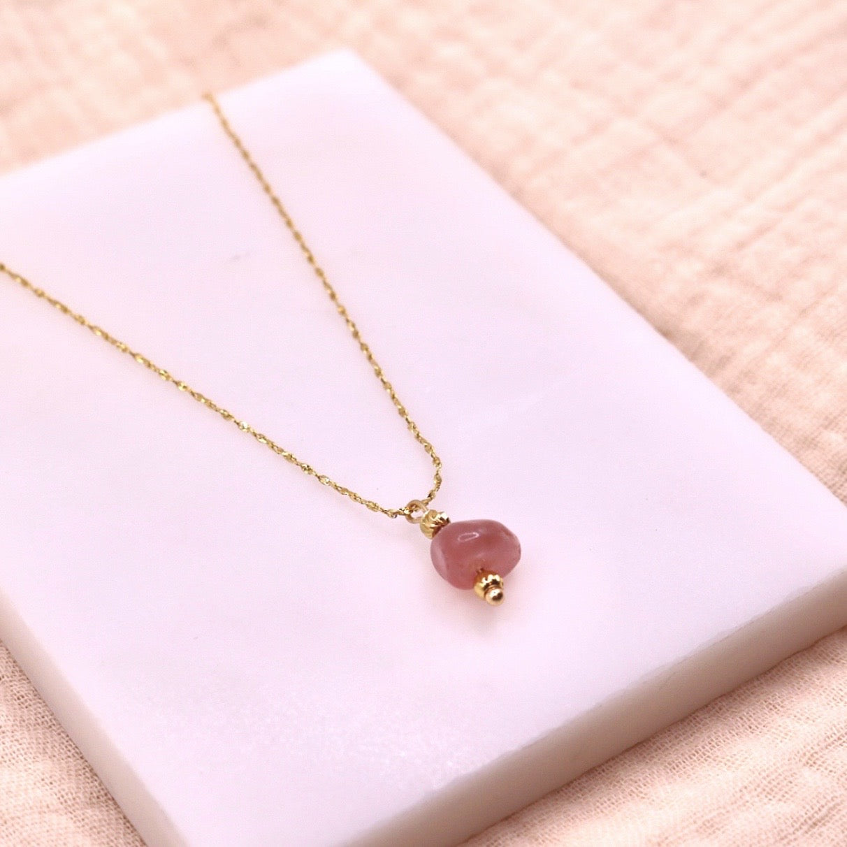 ROSE QUARTZ NECKLACE IN 18K GOLD