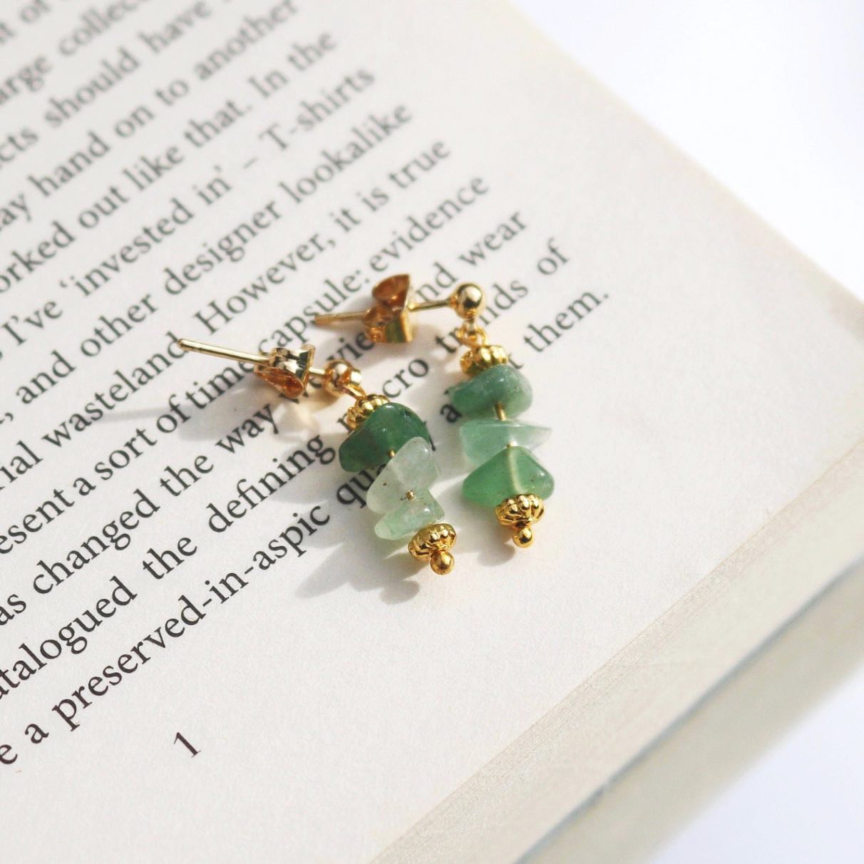 DAISY GREEN AVENTURINE STUD EARRINGS IN 18K GOLD