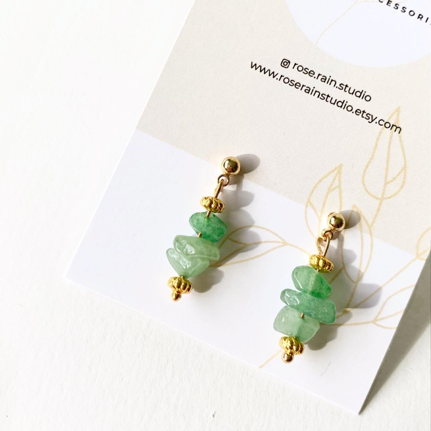 DAISY GREEN AVENTURINE STUD EARRINGS IN 18K GOLD