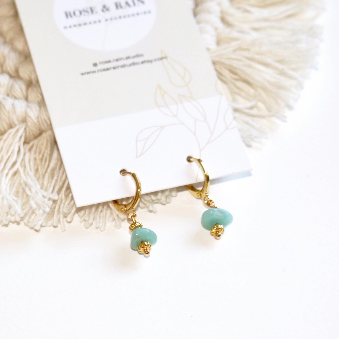 IRIS AMAZONITE HUGGIE EARRINGS IN 18K GOLD