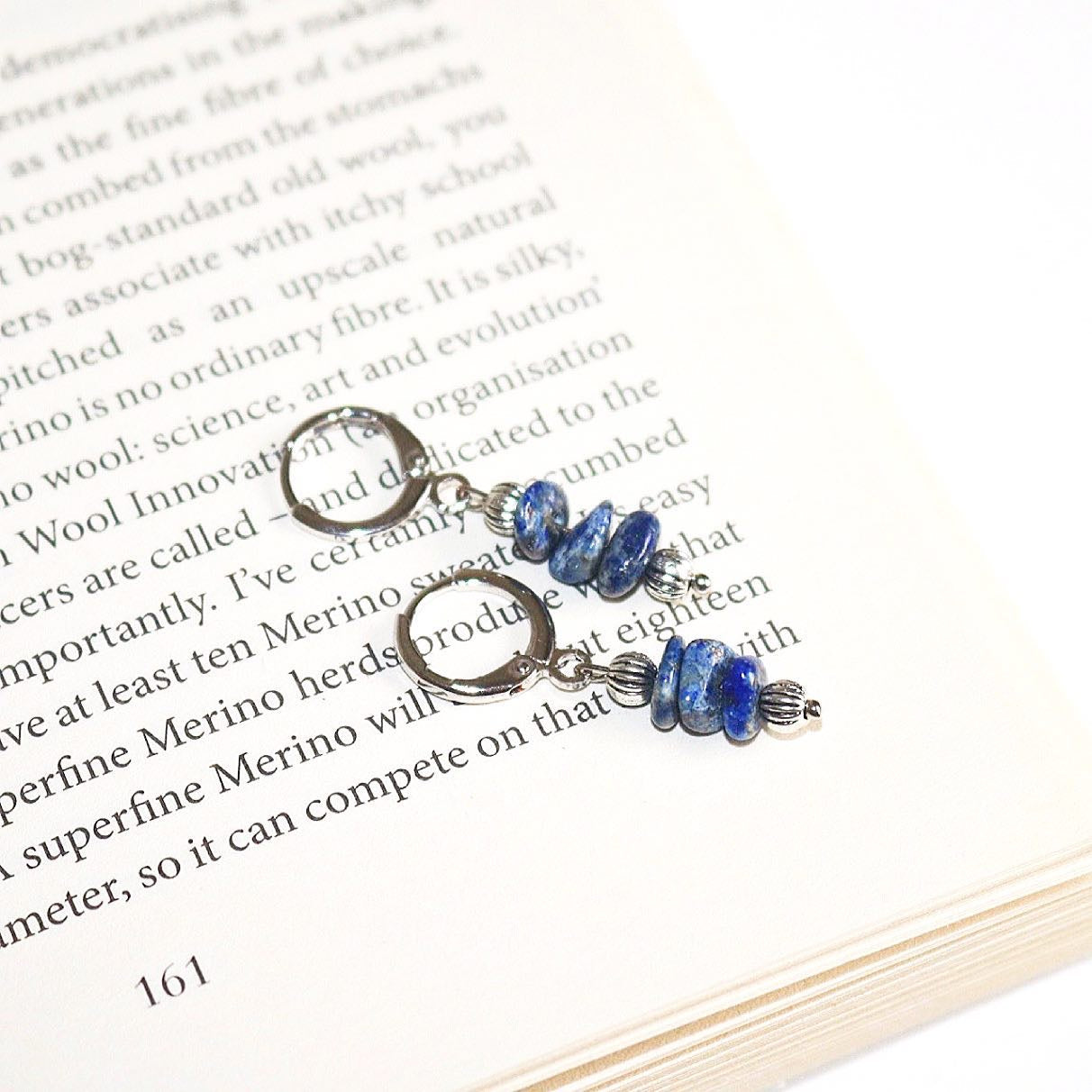 LILY LAPIS LAZULI HUGGIE EARRINGS IN PLATINUM