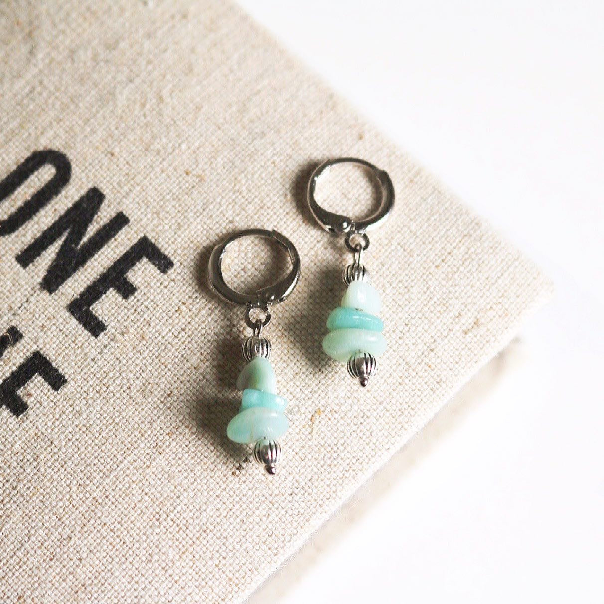 LILY AMAZONITE HUGGIE EARRINGS IN PLATINUM