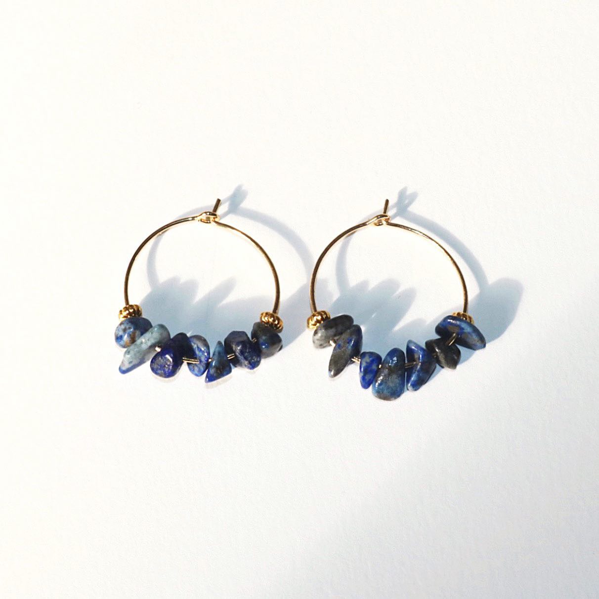 PETAL LAPIS LAZULI HOOPS IN 18K GOLD