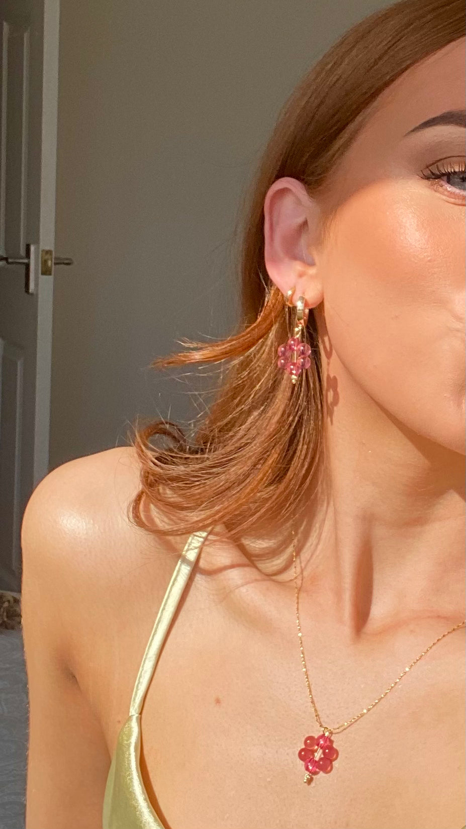 Flower power necklace deals