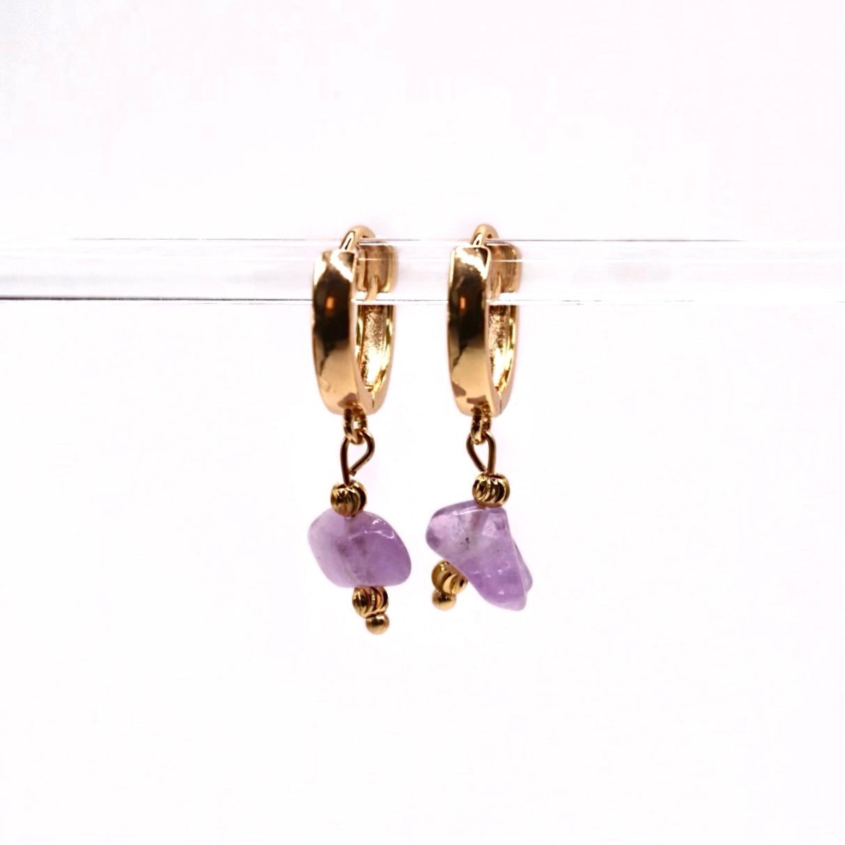 WILLOW AMETHYST HUGGIE EARRINGS IN 18K GOLD