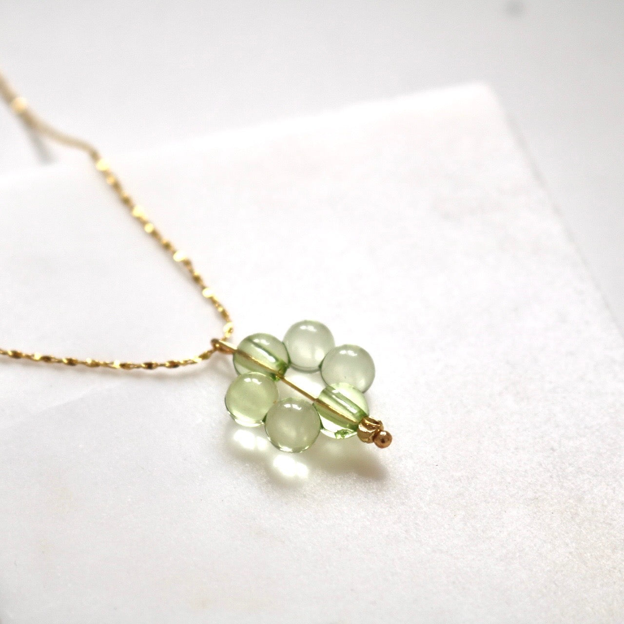 GREEN FLOWER POWER NECKLACE IN 18K GOLD