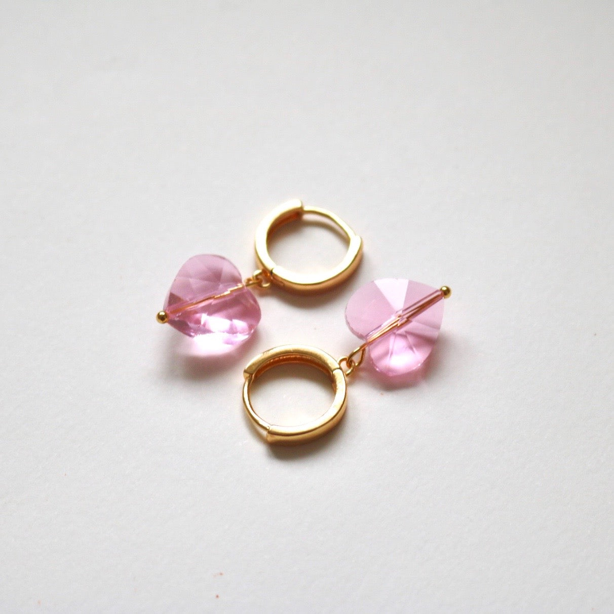 PINK SWEETHEART HUGGIES IN 18K GOLD