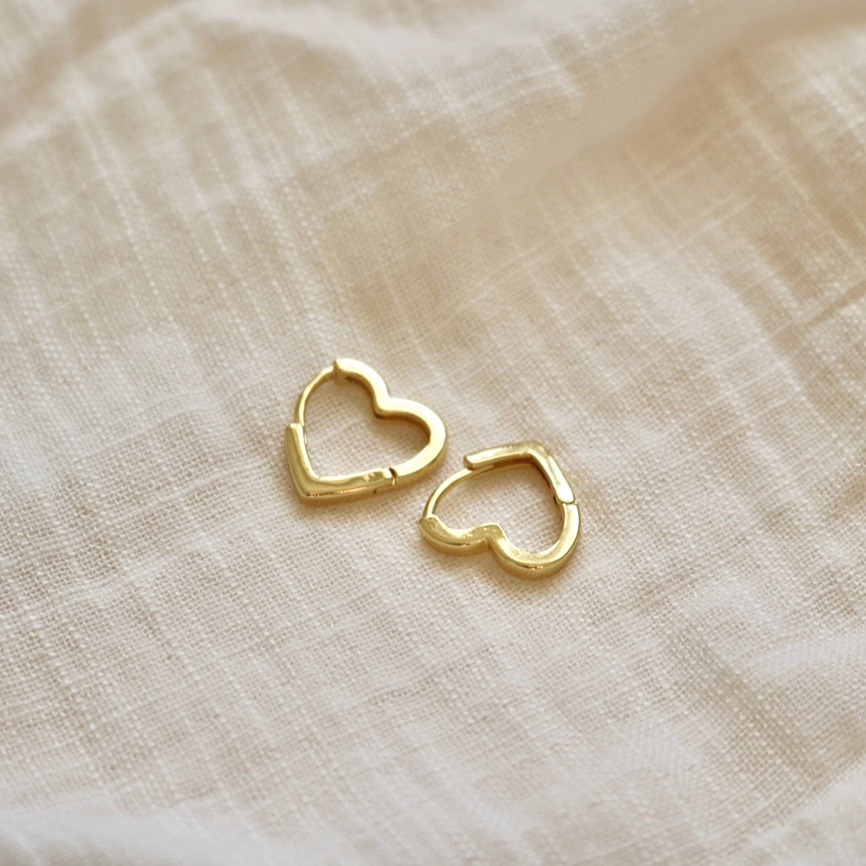 HEART HOOPS IN 18K GOLD