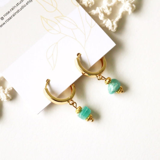 WILLOW AMAZONITE HUGGIE EARRINGS IN 18K GOLD