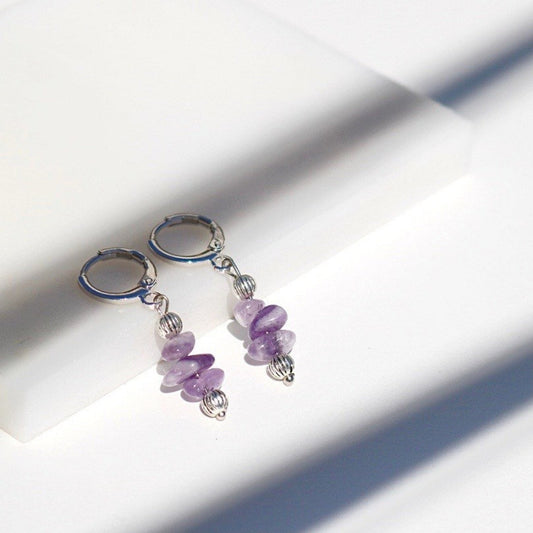 LILY AMETHYST HUGGIE EARRINGS IN PLATINUM