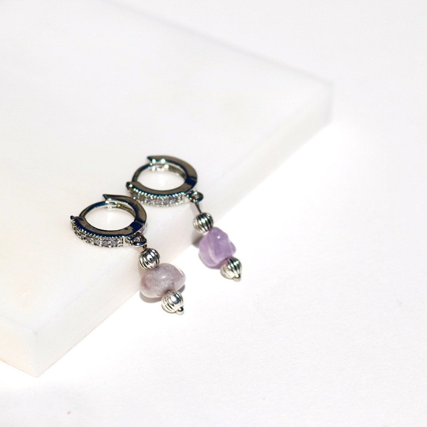 IVY AMETHYST HUGGIE EARRINGS IN PLATINUM