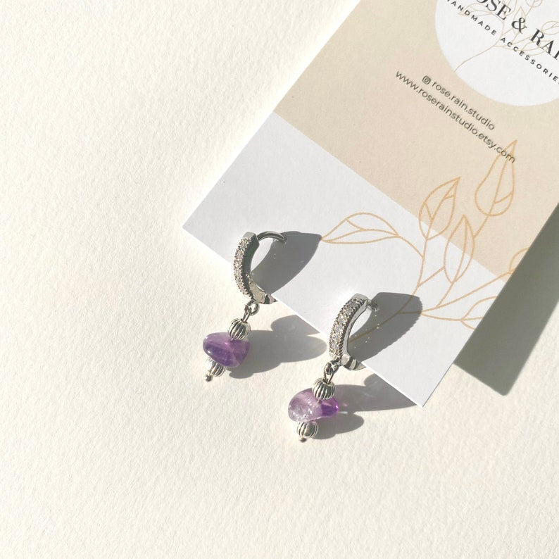 IVY AMETHYST HUGGIE EARRINGS IN PLATINUM