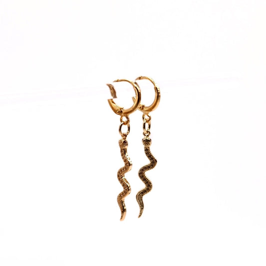 SNAKE CHARM HUGGIE EARRINGS IN 18K GOLD